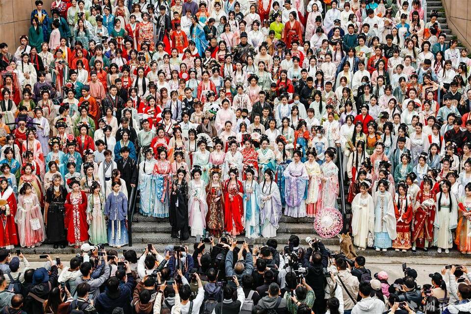 武漢園博園漢口里花朝節(jié)開幕