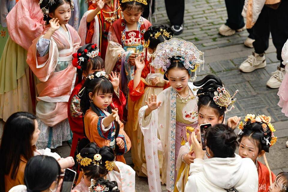 武漢園博園漢口里花朝節(jié)開幕