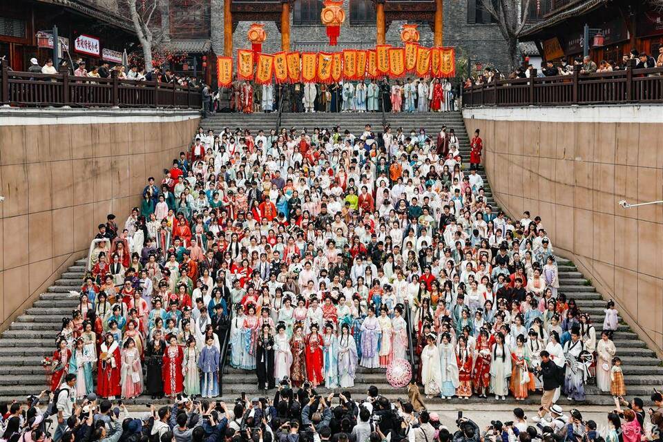 武漢園博園漢口里花朝節(jié)開幕