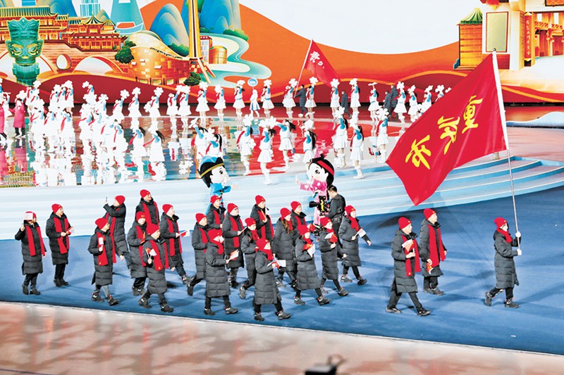 重慶市代表團(tuán)首次在全國冬運(yùn)會(huì)上舉旗亮相。華龍網(wǎng)記者 石濤 攝/視覺重慶